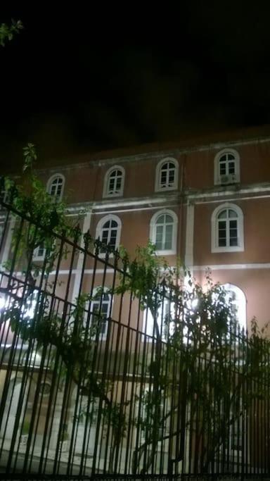 Charm And Fantastic View In A Fully Equipped In Center Lisboa